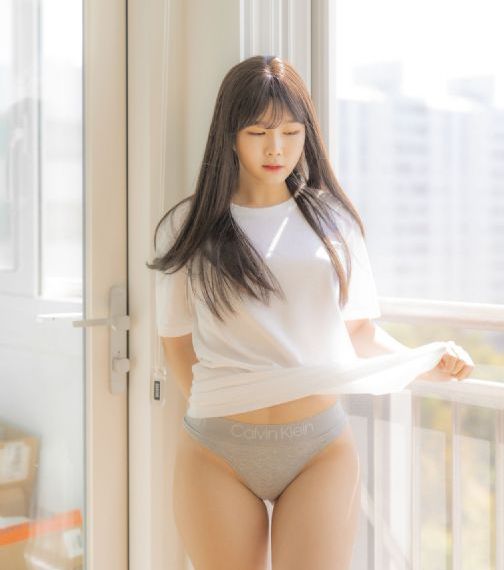 动漫美女www网站免费看动漫